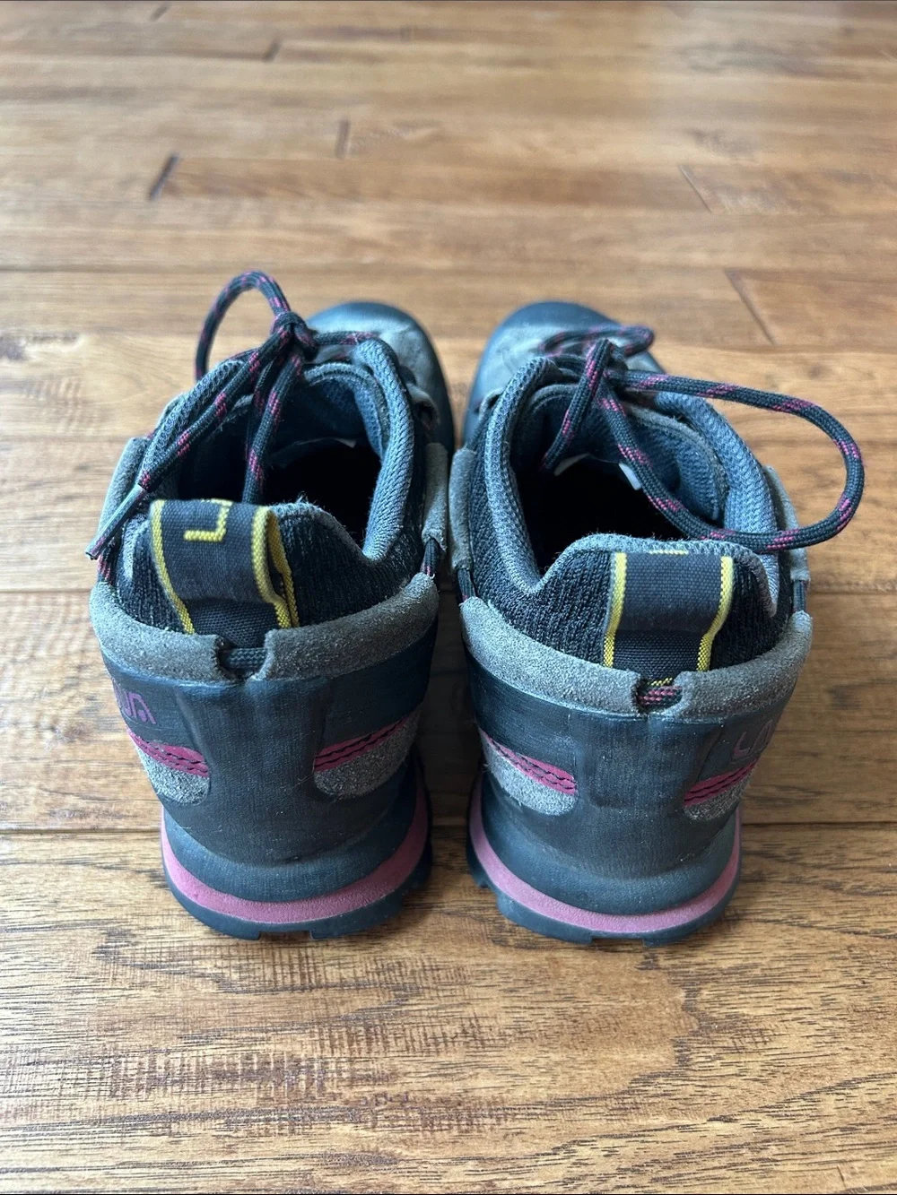 La Sportiva Boulder X Approach Shoes Hiking Outdoor Carbon Beet Womens Size 7.5